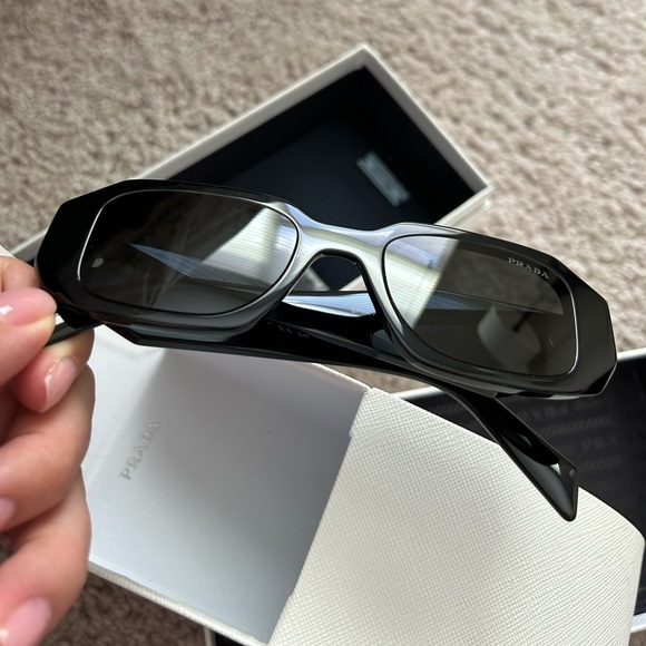 Prada SPR 17W 1AB5S0 Black Plastic Rectangle Sunglasses Dark Grey Lens - Picture 5 of 12